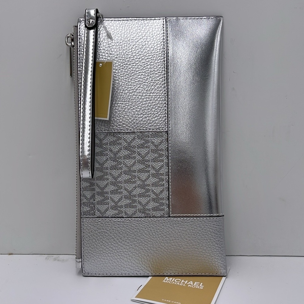 Michael Kors Jet Set Travel Lg TZ Studded Metallic Patchwork and Signature Logo - Picture 2 of 16